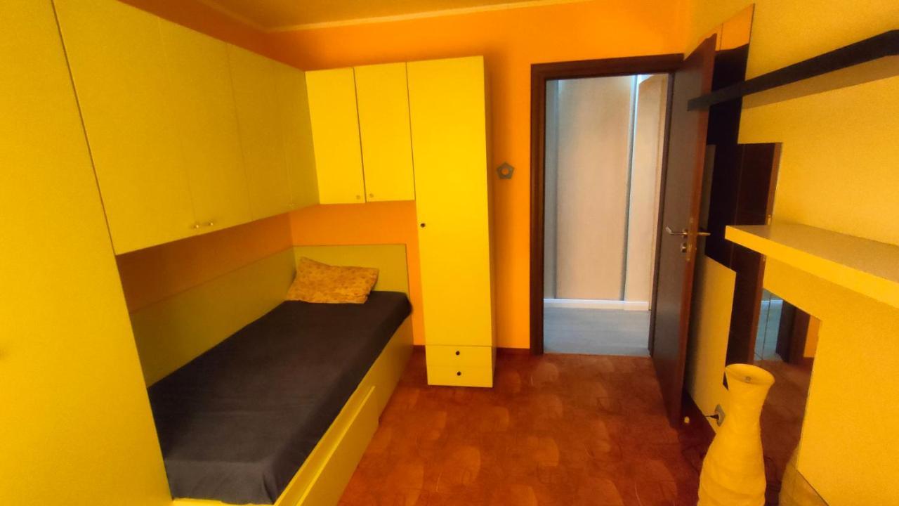 Duck Apartment Bucharest Luaran gambar